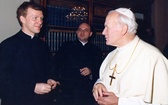 Styczeń 1989 r. Audiencja dla księży studentów rzymskich uczelni. Z Janem Pawłem II rozmawia Ks. Piotr Turzyński