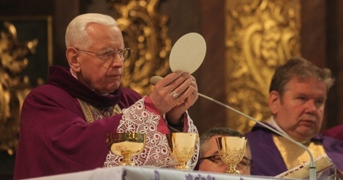 Ordynariusz skończył 75 lat