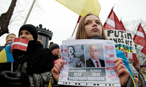 Łotysze protestowali przeciwko rosyjskiej agresji na Krym, także w obawie o integralność własnego państwa. Mniejszość rosyjska na Łotwie aneksję Krymu wsparła