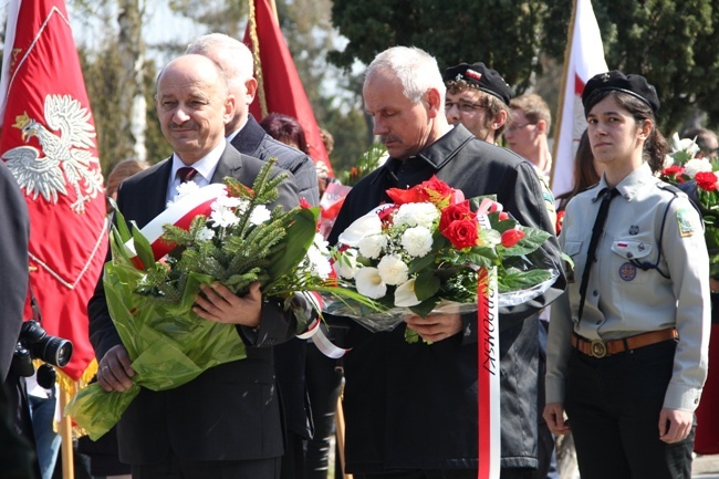 W hołdzie pomordowanym na Firleju