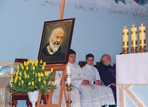  Od 10 lat w świątyni czciciele św. o. Pio gromadzą się przy jego relikwiach