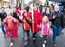  – Idę w intencji wszystkich dzieci z naszej szkoły, aby zbliżyły się do Pana Boga – mówi Alina Kowalewicz