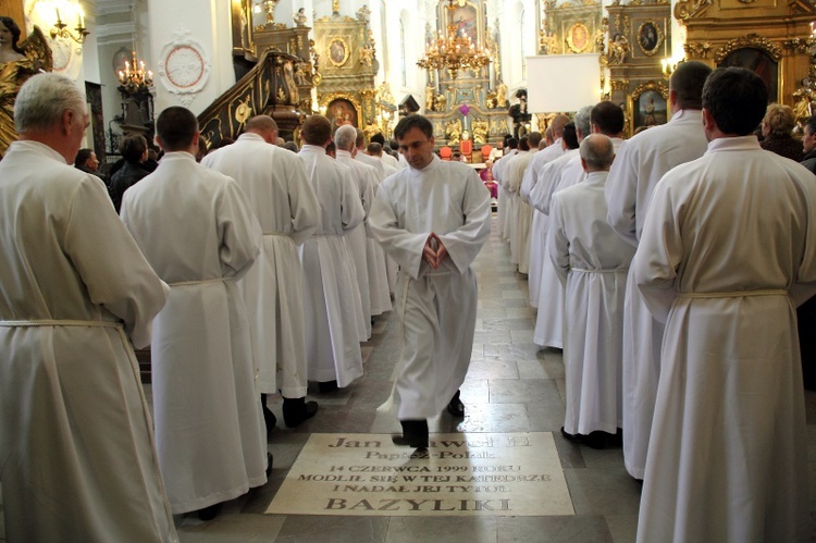 Promocja nadzwyczajnych szafarzy Komunii św.