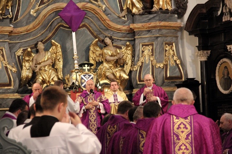 Promocja nadzwyczajnych szafarzy Komunii św.