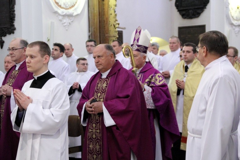 Promocja nadzwyczajnych szafarzy Komunii św.