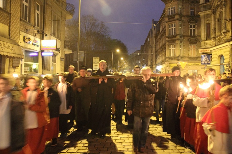 Droga Krzyżowa w Chorzowie 2014 