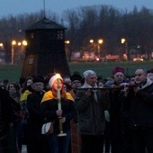 Droga Krzyżowa na Majdanku wpisała się już w tradycję diecezjalnych obchodów Światowych Dni Młodzieży