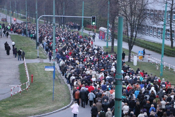 Tysiące ludzi na Tyskiej Drodze Krzyżowej