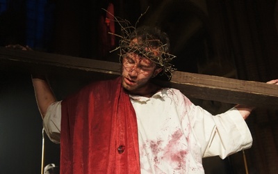 W rolę Jezusa wcielił się Jacek Rubikowski