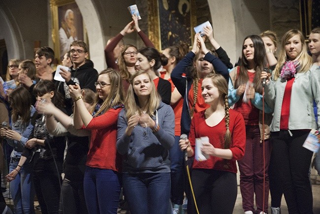 Pielgrzymka maturzystów cz. 1