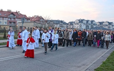 Droga Krzyżowa ulicami przasnyskiej parafii Chrystusa Zbawiciela