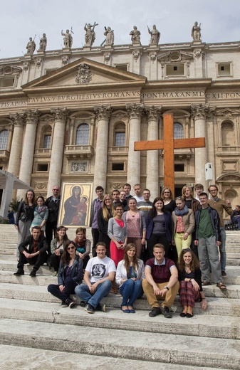 Krzyż ŚDM na placu św. Piotra