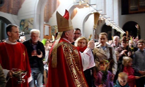 Jest cienka granica między Hosanna! a Ukrzyżuj!