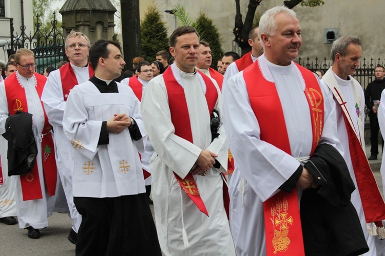 Niedziela Palmowa Młodych: procesja do katedry - cz. 1