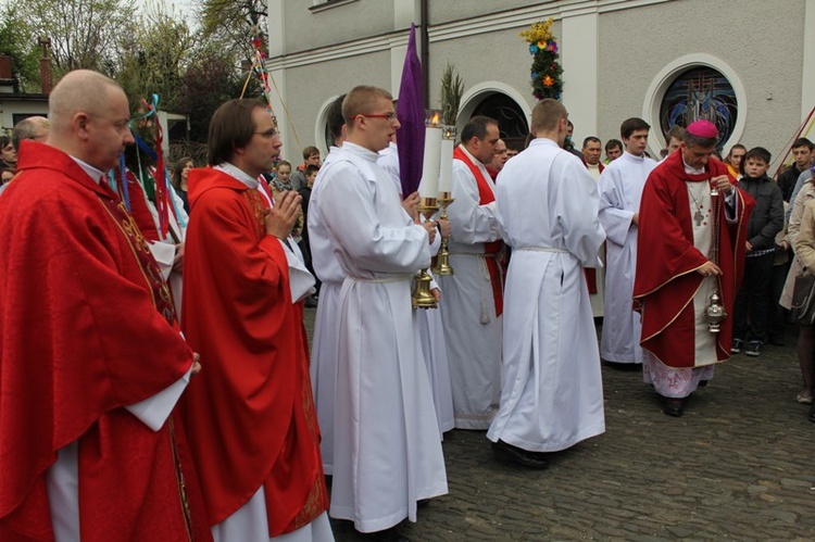 Niedziela Palmowa Młodych: procesja do katedry - cz. 1