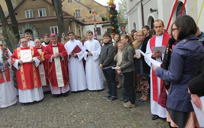 Niedziela Palmowa Młodych: procesja do katedry - cz. 1