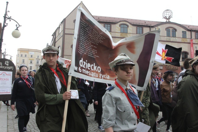 Marsz na szóstkę!