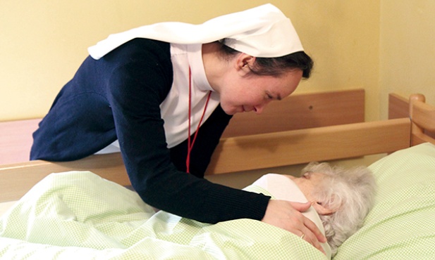  – Modlę się za wszystkich chorych czekających na przyjęcie do hospicjum, za ich rodziny, bo za każdym wnioskiem kryje się tragedia najbliższych, którzy czasem nawet już nie wiedzą, co robić, jak pomóc chorym – mówi s. Rita