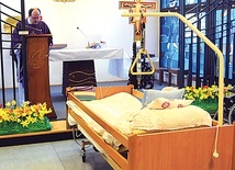  – W chorobie Chrystus cierpi razem z człowiekiem – przekonuje ks. Adam Trzaska