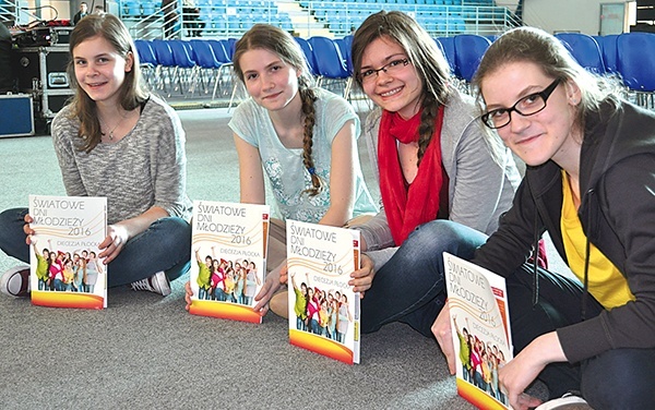  Od lewej: Monika Kołodziejska, Katarzyna Kolczyńska, Anna Marciniak  i Paulina Opas z parafii św. Jakuba w Płocku-Imielnicy już mają pierwsze pomysły na działanie parafialnego biura ŚDM