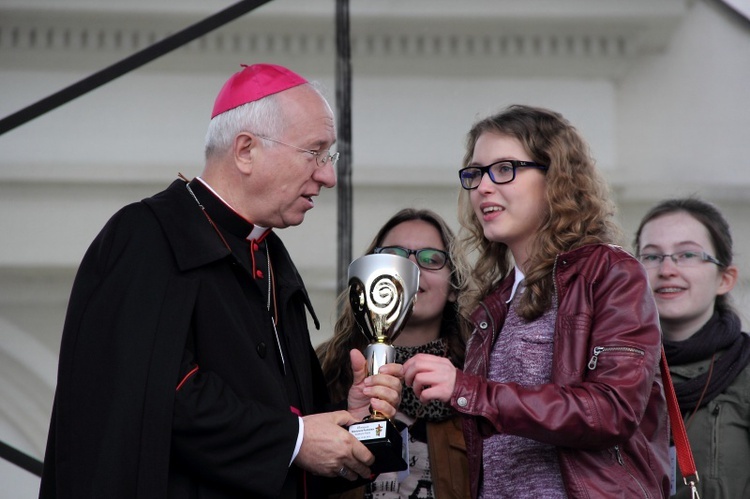 Przekazanie replik symboli ŚDM