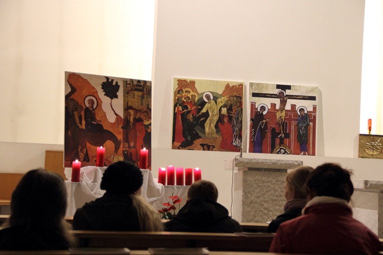 Noc Konfesjonałów w centrum handlowym