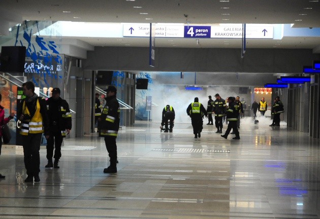 Symulowany pożar Dworca Głównego