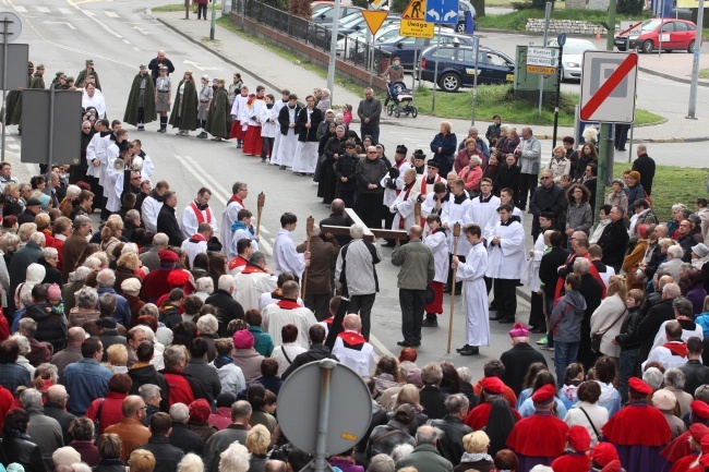 Wyszli z krzyżem na ulice