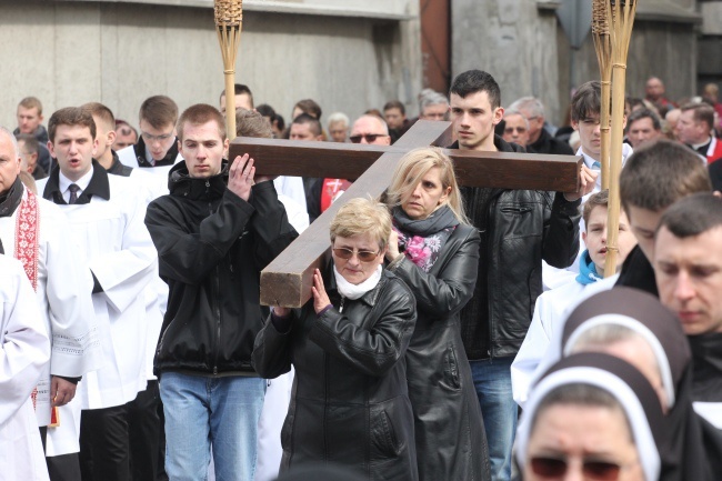 Wyszli z krzyżem na ulice