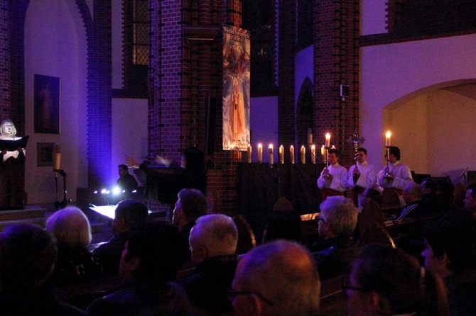 Via Crucis z "Camerata Silesia"