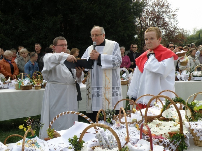 Święcenie pokarmów w Dziećkowicach