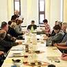  Spotkanie delegatów katolickich organizacji z udziałem bp. Romana Pindla odbyło się w bielskiej kurii