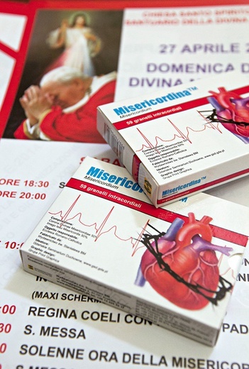 Odkąd papież Franciszek zaczął polecać wiernym lek na serce, „Misericordina” rozchodzi się  jak świeże bułeczki