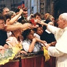Papież podczas spotkania z pielgrzymami w 1993 roku