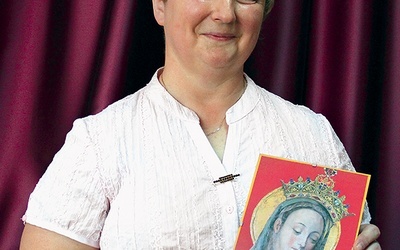 Beata Żurek jest katechetką, pracuje w Szkole Podstawowej nr 6 w Świebodzinie. Prowadzi ERM i scholę w parafii pw. Miłosierdzia Bożego w Świebodzinie