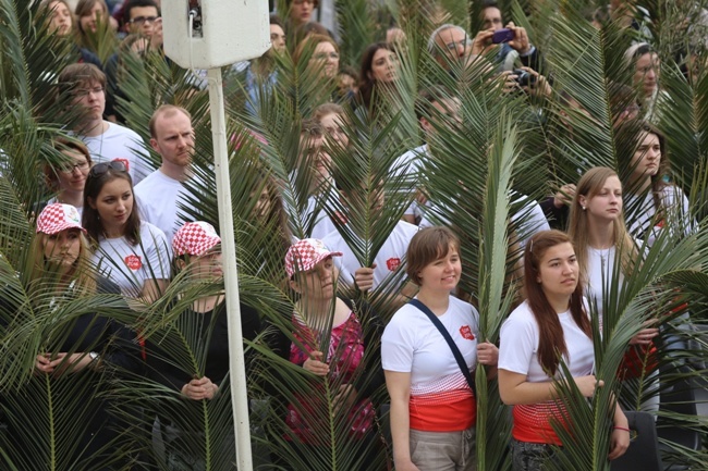 Nasi reprezentanci odbierali w Rzymie symbole ŚDM