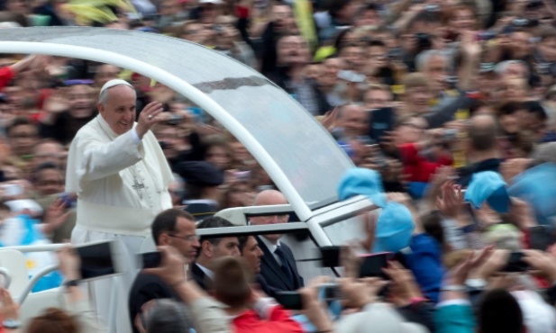 Franciszek: Nie bądźmy "nietoperzami"