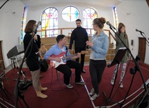 Nie mogli siedzieć w domu