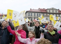 Polska żyje kanonizacją