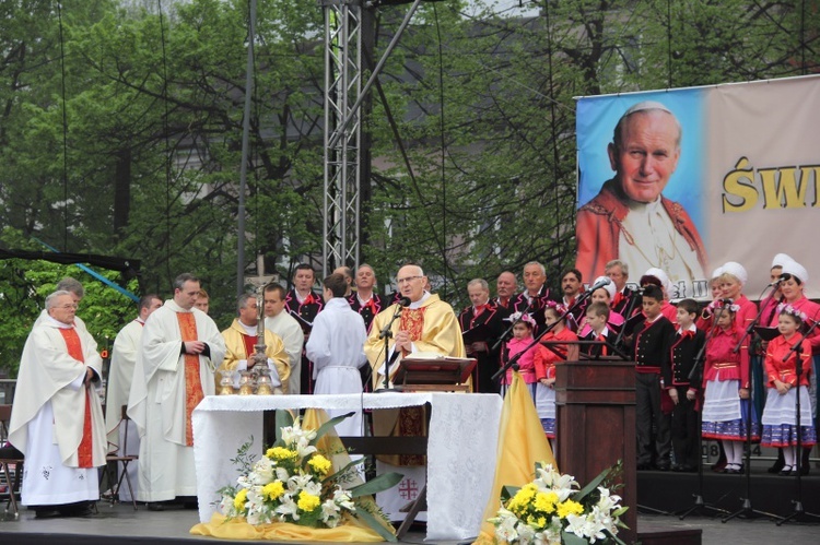 Uroczystość z okazji kanonizacji papieży w Kutnie