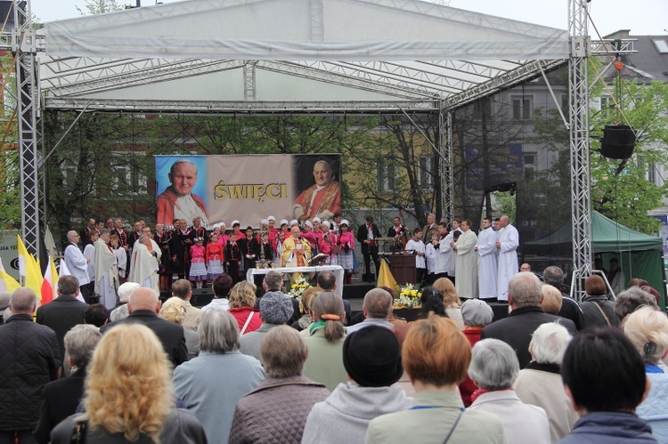 Uroczystość z okazji kanonizacji papieży w Kutnie