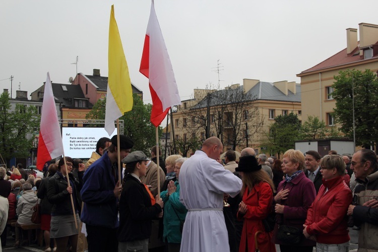 Uroczystość z okazji kanonizacji papieży w Kutnie