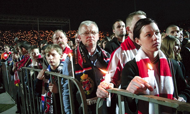 Msza pojednania na stadionie „Cracovii” 5 kwietnia 2005 r. 
