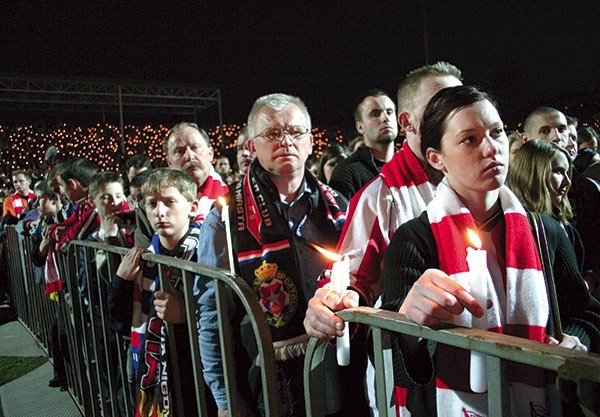 Msza pojednania na stadionie „Cracovii” 5 kwietnia 2005 r. 