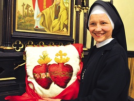  S. Łucja Pater z poduszką procesyjną, którą noszą najmłodsze dzieci w asyście
