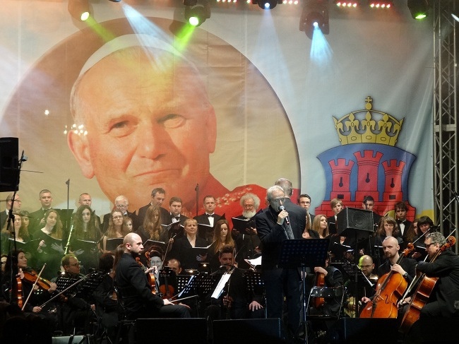 Koncert "Artyści swojemu świętemu" - cz. 1