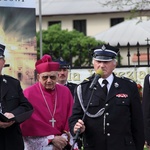 Przemarsz strażaków na cześć papieży