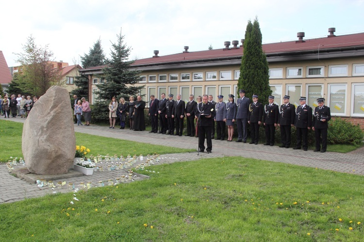 Przemarsz strażaków na cześć papieży