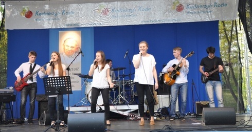 Chwała Panu za świętych!