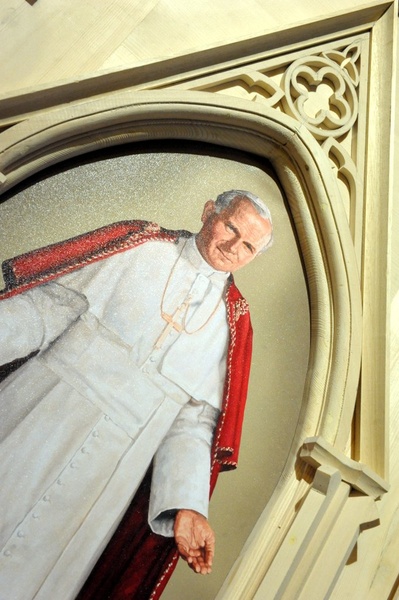 Nowy ołtarz w Pieszycach